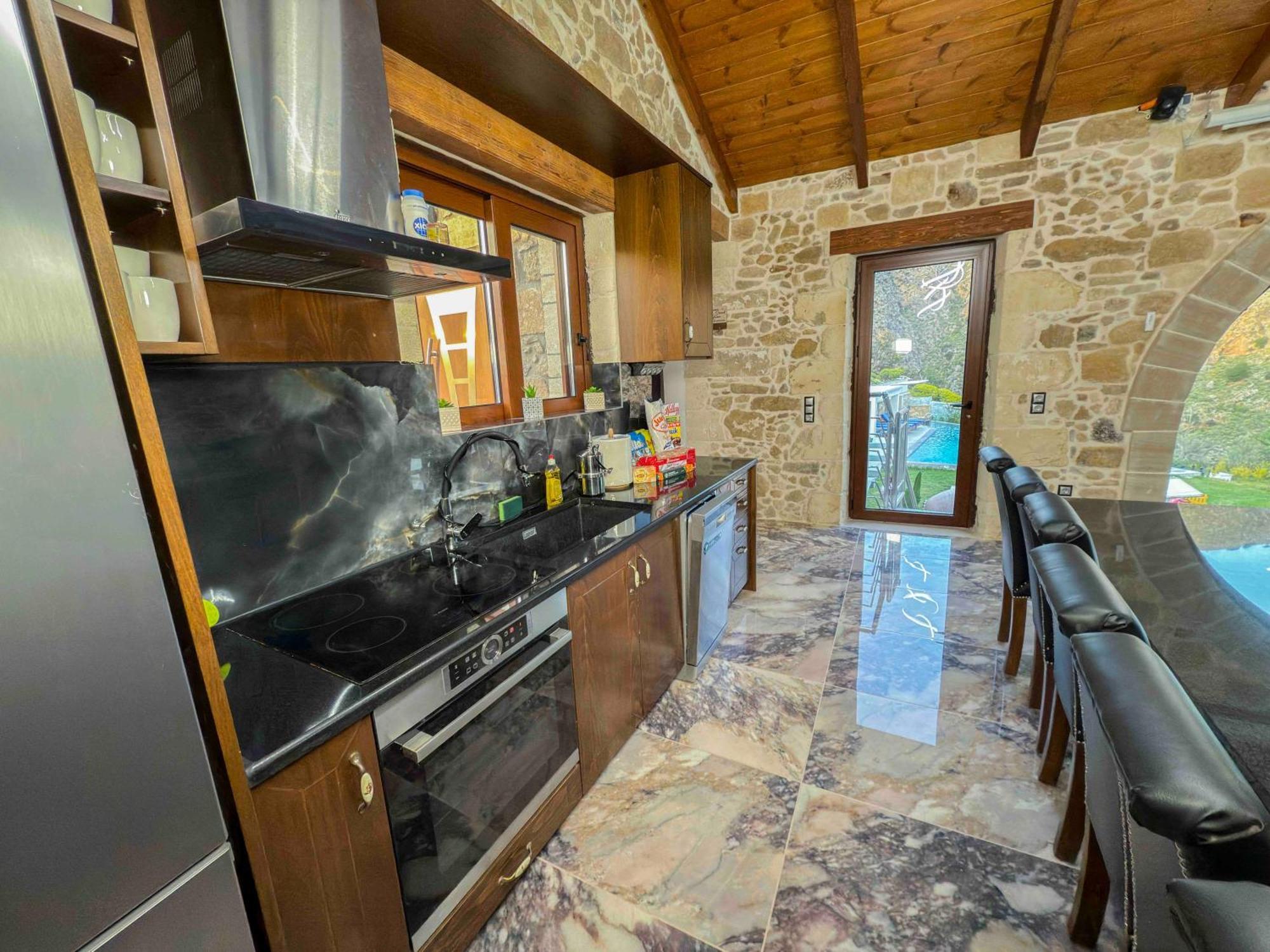 Heated Private Ozone Salt Pool, Jacuzzi, Cinema Inside & Outside, Ping Pong, Billiard, Ps5, Playground, Giant Chess, Giant Monopoly, Table Football, 3X Surround Sound - Villa Rokka Luxe Kíssamos Extérieur photo
